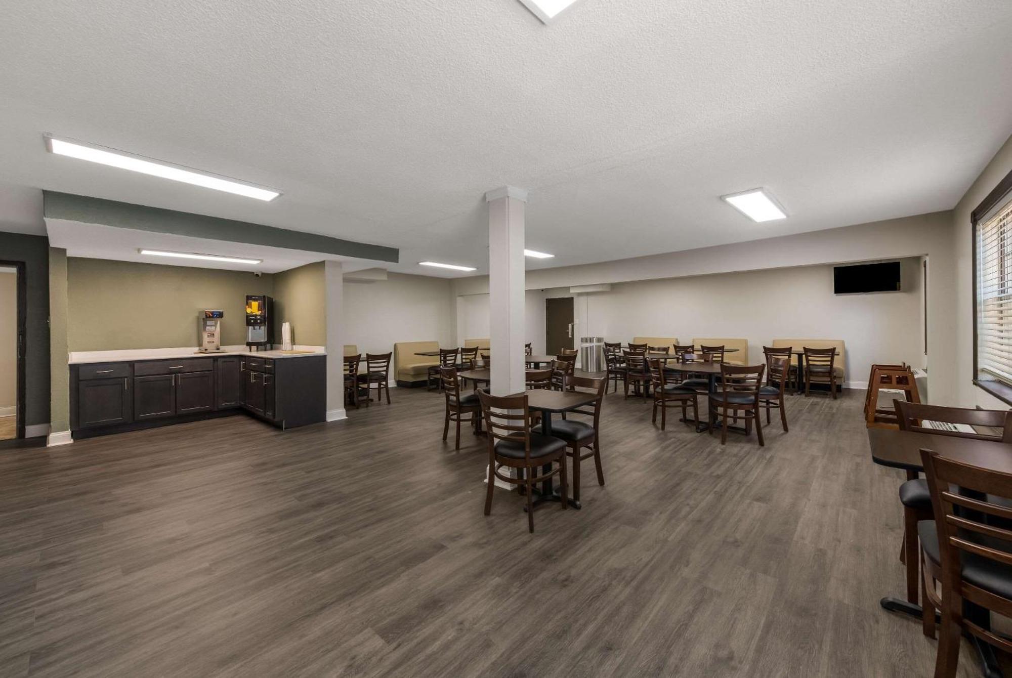 Quality Inn Airport Woodson Terrace Ngoại thất bức ảnh