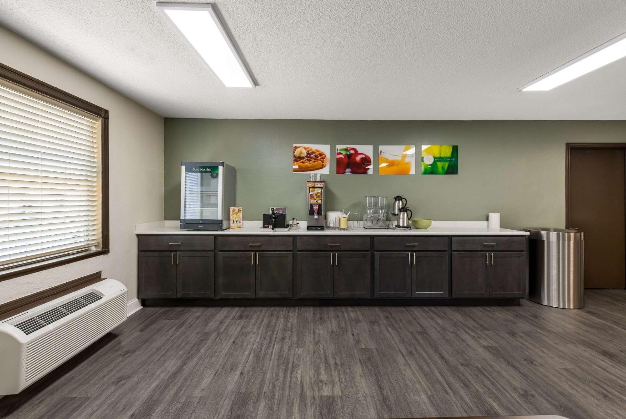 Quality Inn Airport Woodson Terrace Ngoại thất bức ảnh