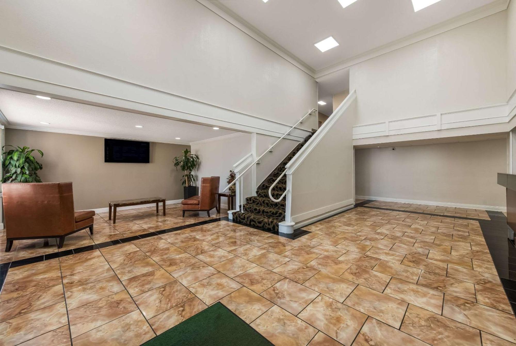 Quality Inn Airport Woodson Terrace Ngoại thất bức ảnh