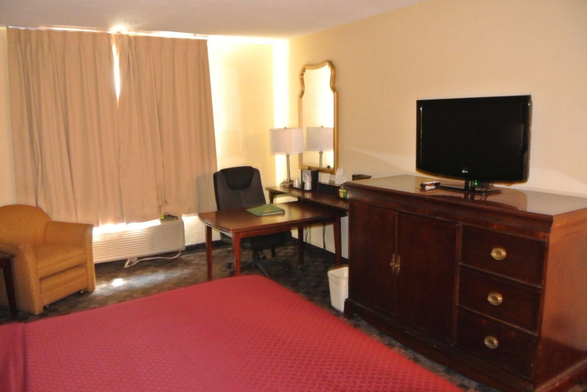Quality Inn Airport Woodson Terrace Ngoại thất bức ảnh