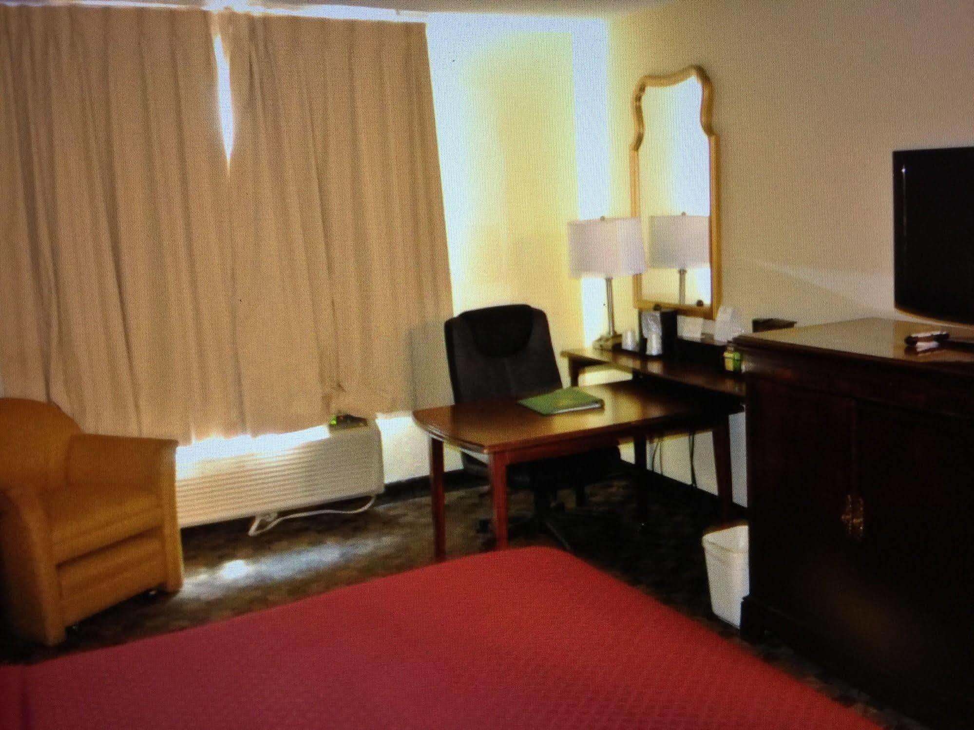 Quality Inn Airport Woodson Terrace Ngoại thất bức ảnh