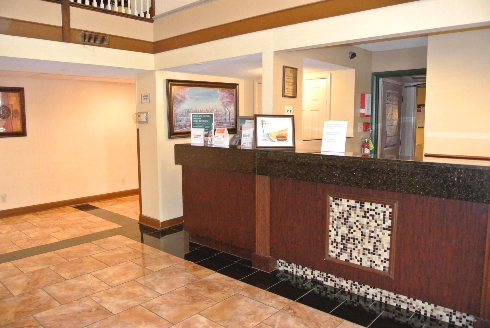 Quality Inn Airport Woodson Terrace Ngoại thất bức ảnh