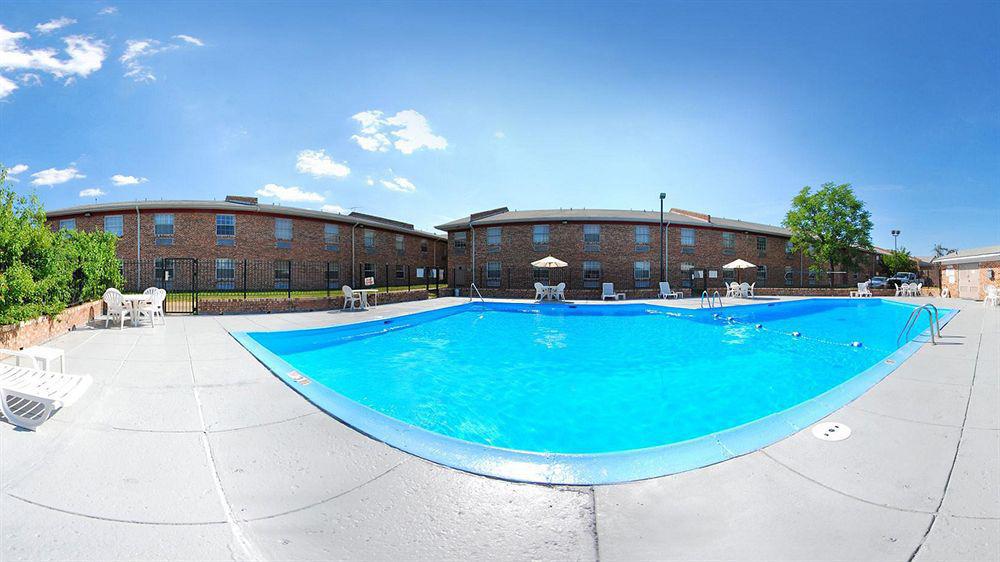 Quality Inn Airport Woodson Terrace Ngoại thất bức ảnh