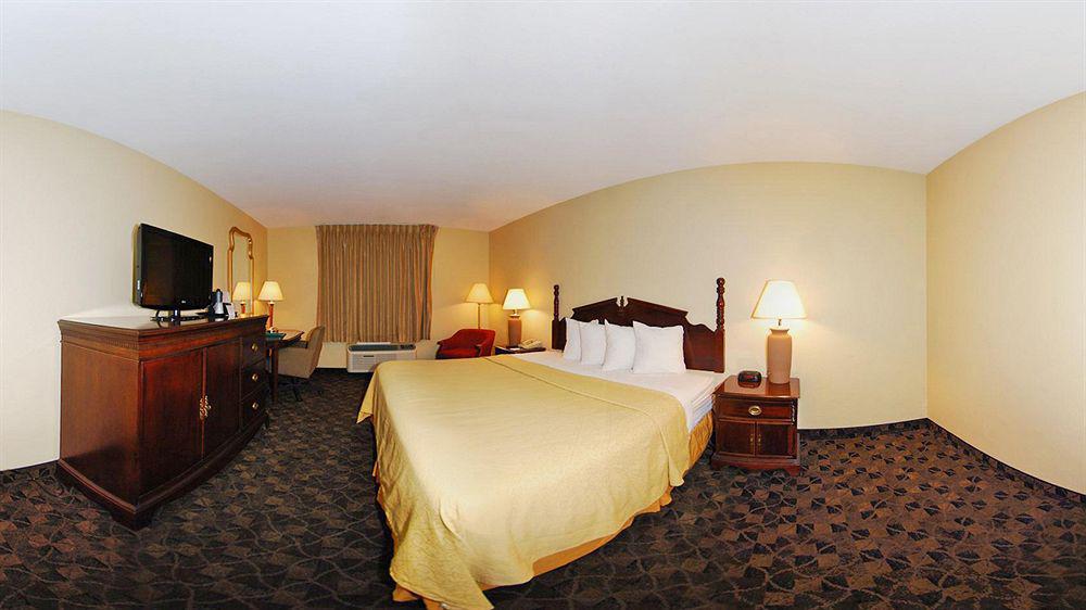 Quality Inn Airport Woodson Terrace Ngoại thất bức ảnh