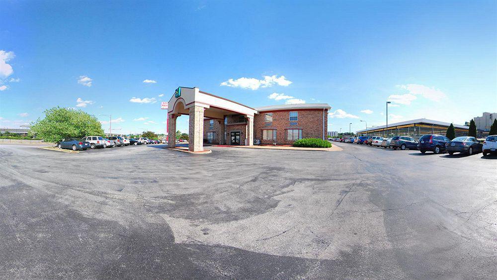 Quality Inn Airport Woodson Terrace Ngoại thất bức ảnh